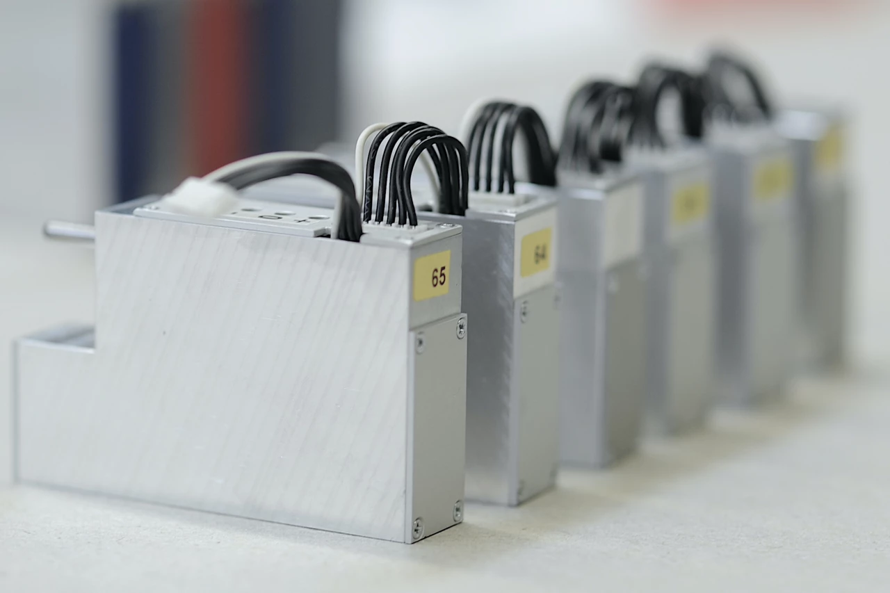 AP Systems elektronisches Farbdosiersystem mittels Motoren und Farbdosiersoftware Druckfarbe elektronisch dosieren im Offsetdruck