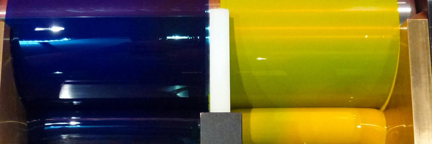 AP Systems Frabtrennsystem sorgt im Offset-Sicherheitsdruck für die präzise Farbtrennung der einzelnen Farben, die auf die Farbwalze und so auf die Banknote oder Kreditkarte gelangen.