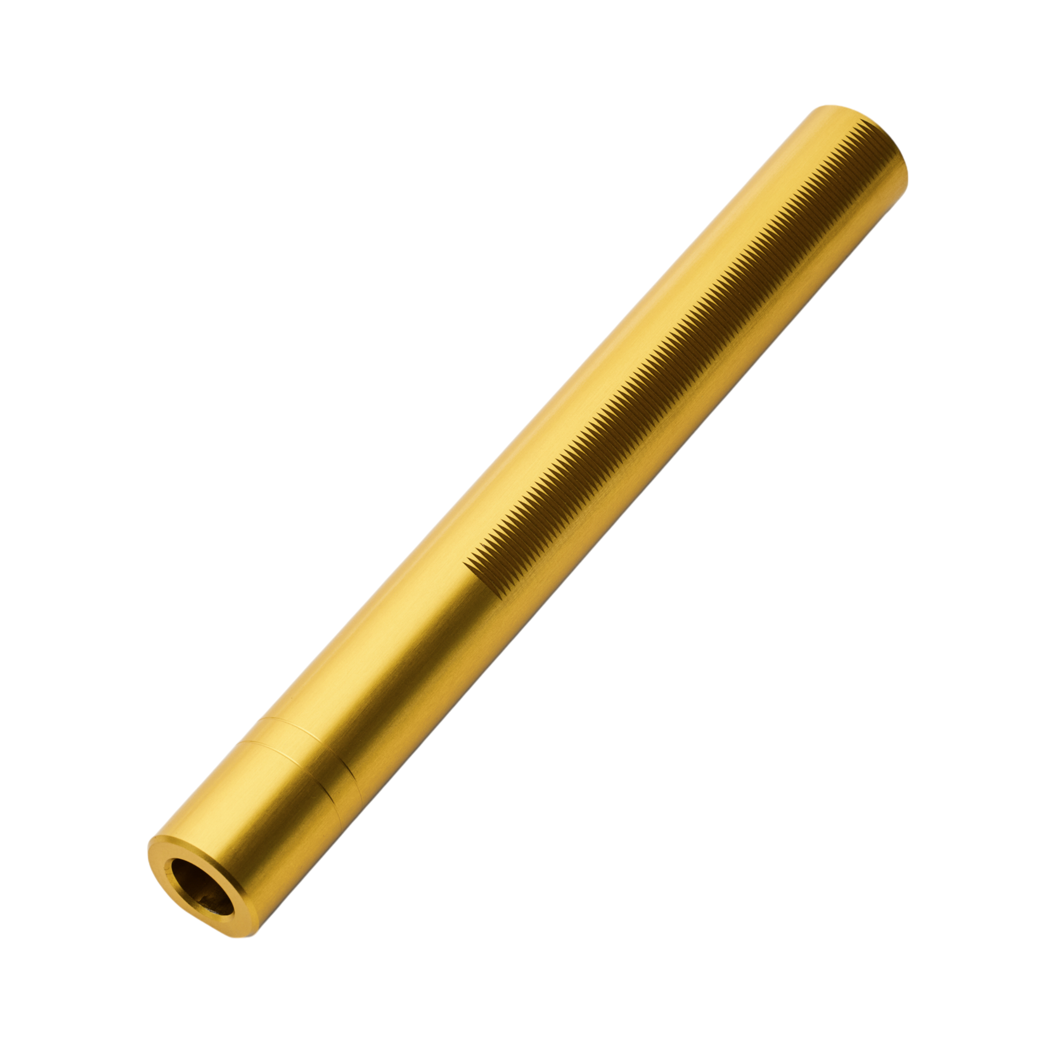 Nahaufnahme eines langen, goldfarbenen Metallrohrs mit feinen Rillen entlang eines Teils der Oberfläche.